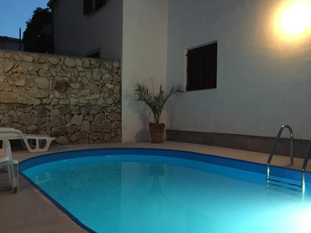 Apartman FOX Apartment Pirovac Bagian luar foto