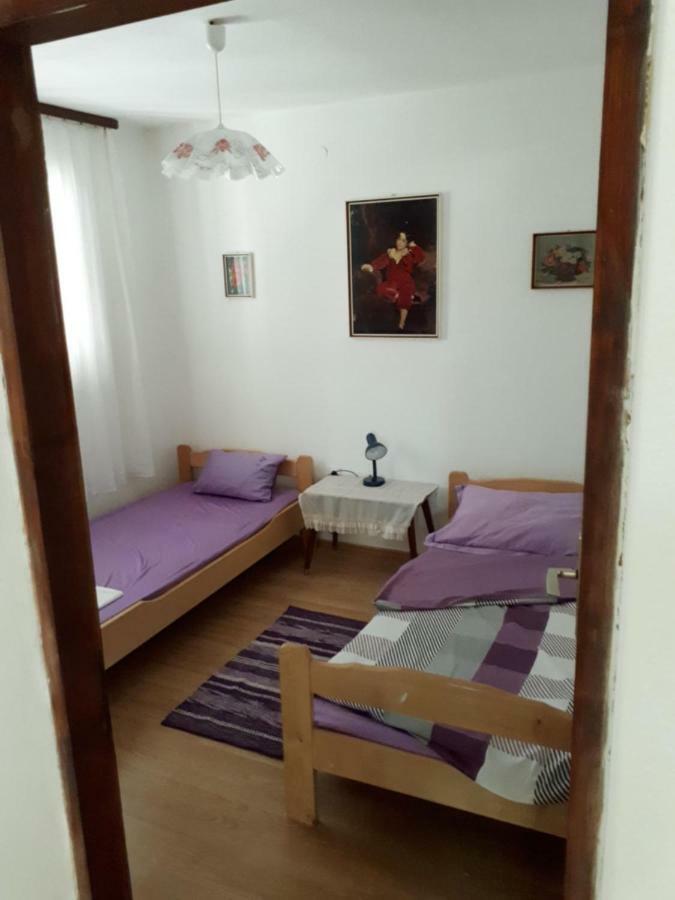 Apartman FOX Apartment Pirovac Bagian luar foto